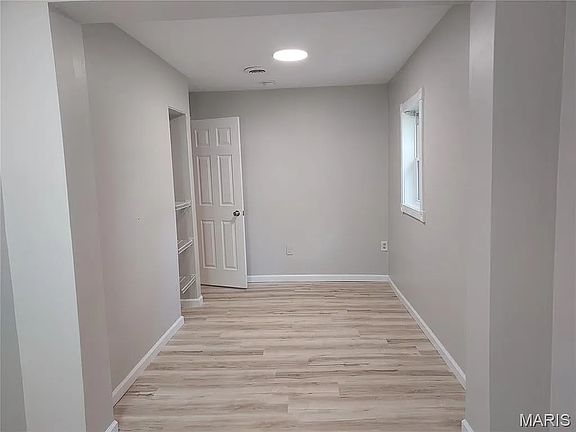 4th image of 160 Diekamp Ln