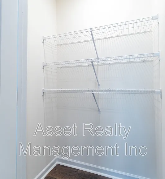 2076 Southwood Cir — Photo 10