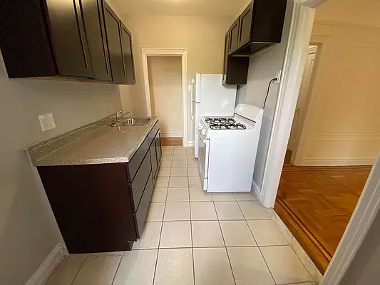 5th image of 84-06 109th St #8