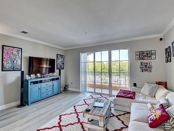 5th image of 655 Casa Loma Boulevard