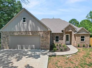 101 Jamaica Cir, White Oak, TX 75693