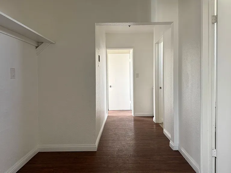 10705 S Figueroa St #10 — Photo 8