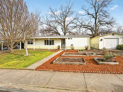 340 Taylor St, Talent, OR, 97540