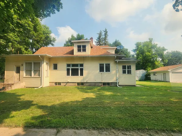 120 Park Ave W, Renville, MN 56284