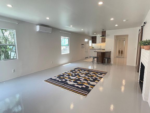 3rd image of 5007 College View Ave #B