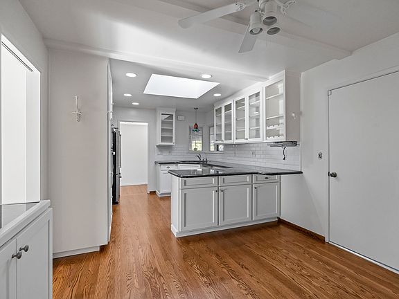 5th image of 1665 Honfleur Dr