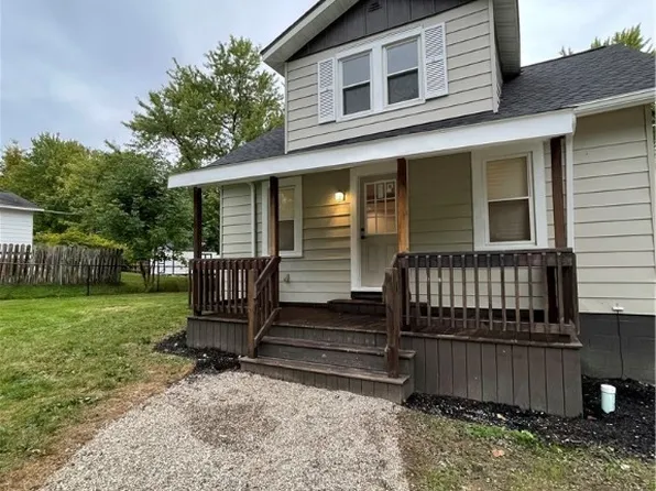 2470 Rockefeller Rd, Wickliffe, OH 44092