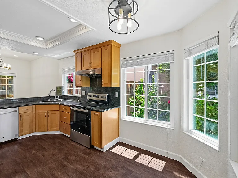 1286 Crestpoint Dr — Photo 18