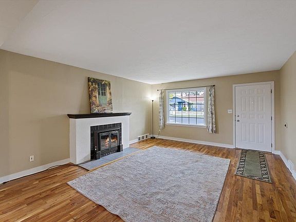 4th image of 3708 E Liberty Ave