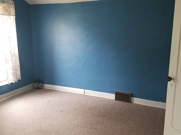 Upper Bedroom