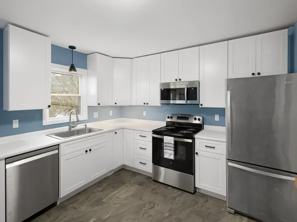 47 Young St, Colchester, VT