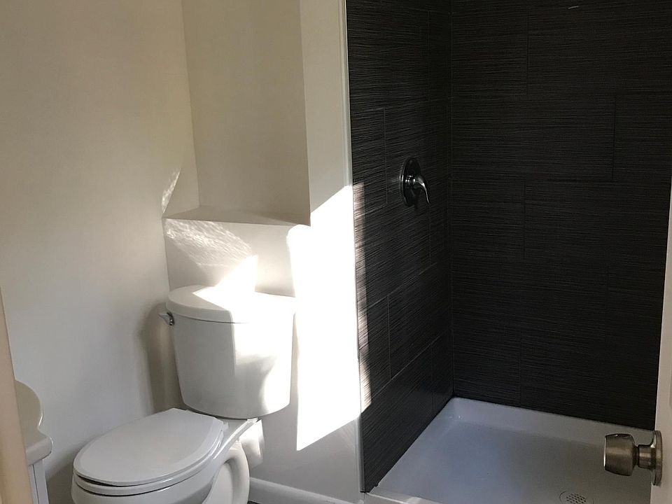 2nd image of 8 Acorn Dr