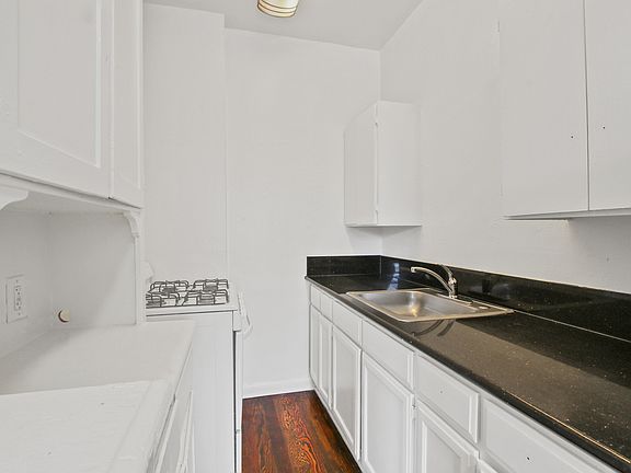2nd image of 1172 N New Hampshire Ave #302