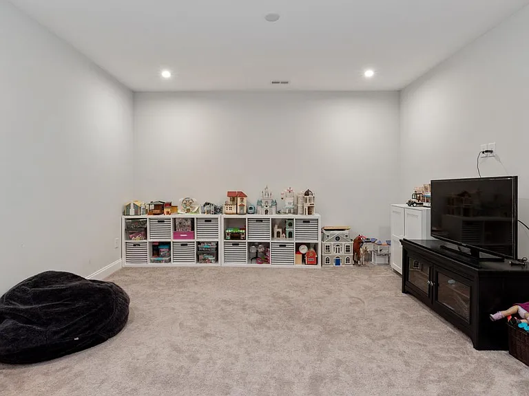 147 Heathbrook Ln — Photo 21