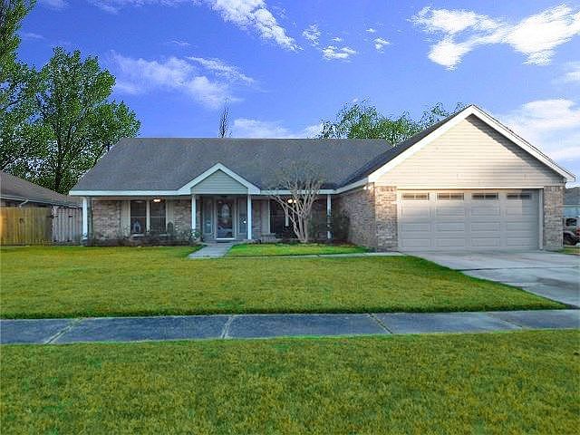 1st image of 214 Goldenwood Dr