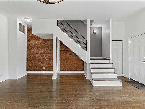 5th image of 3348 W Le Moyne St