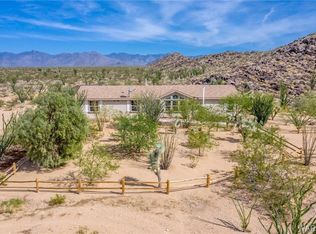 14418 S Dateland Rd, Yucca, AZ 86438