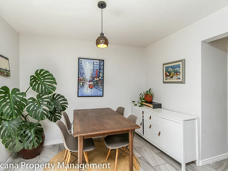 72 Burlington Cres #1 — Photo 12