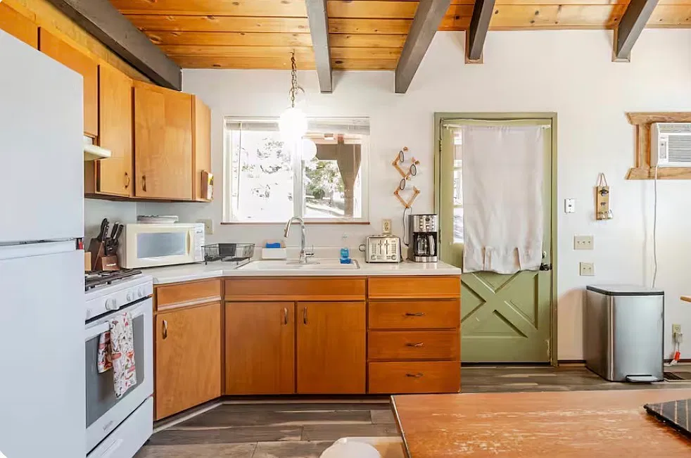 3 bed, 1260 sqft, $2,500 — Photo 4