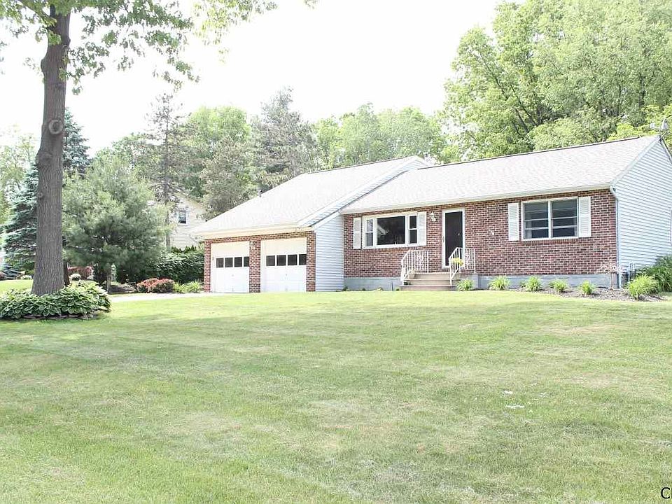 1st image of 3 Heritage Ln
