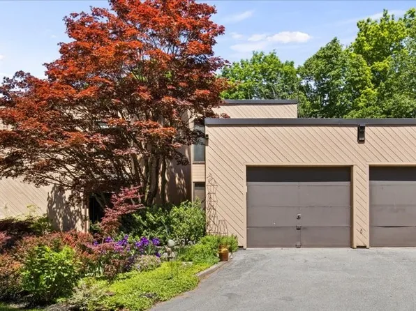 550 Phelps Rd, Honeoye Falls, NY 14472