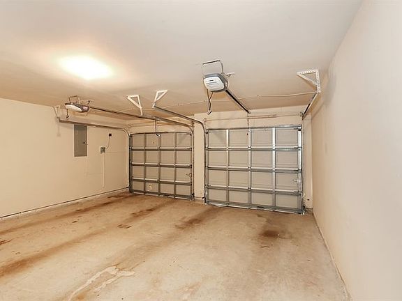 4th image of 2835 Lake Shore Harbour Dr