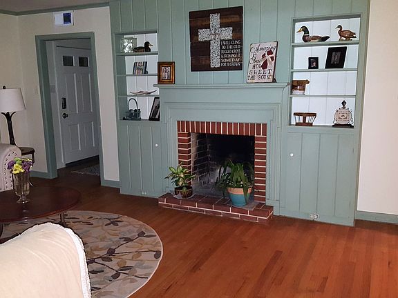 4th image of 1015 Hilltop Dr