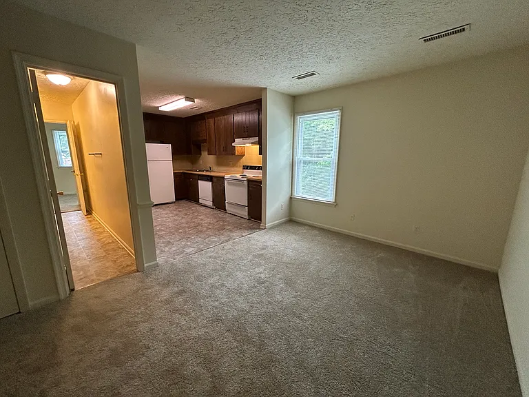 Beechwood Apartments — Photo 15