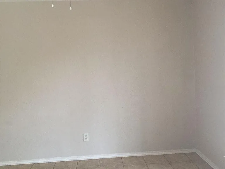 3703 Bremen Ave #3 — Photo 9
