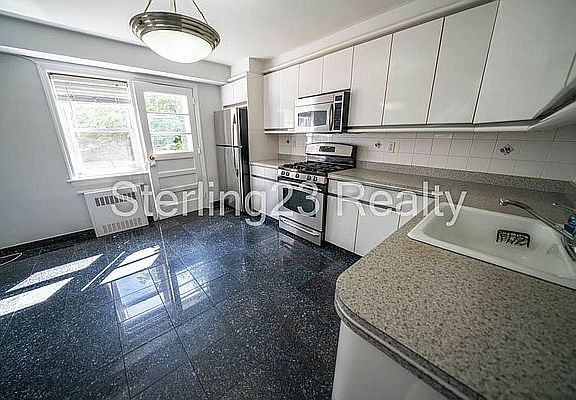 5th image of 26-09 29th St #1FF
