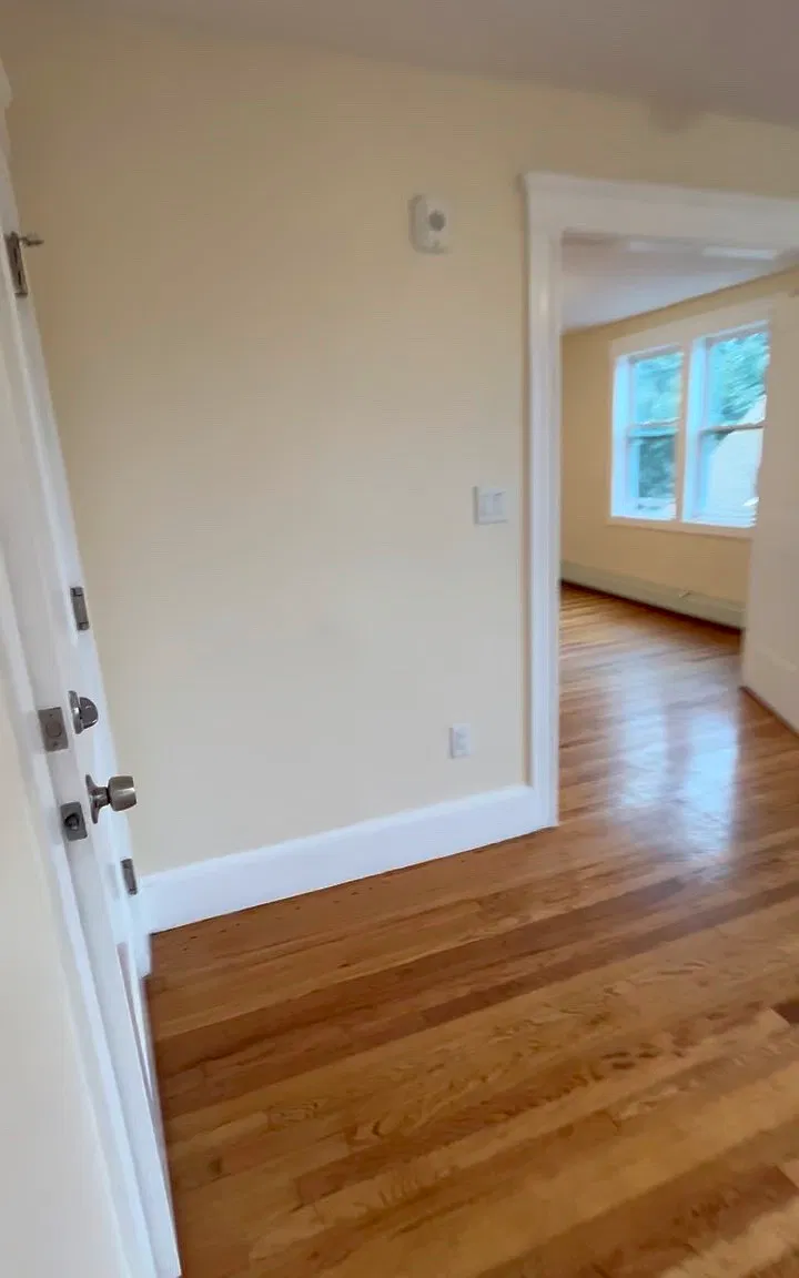 3 bed, 1000 sqft, $2,900 — Photo 1