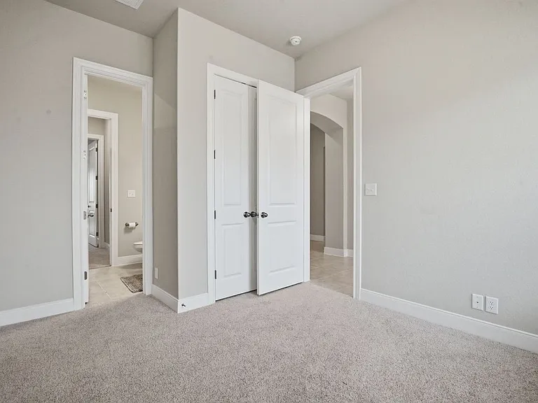 24710 Faraday — Photo 32
