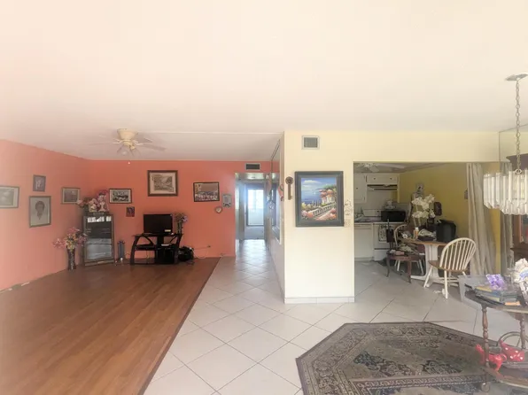 205 Wellington M, West Palm Beach, FL 33417