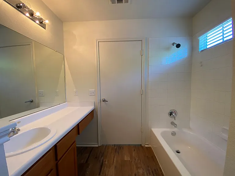 7908 Nater Ln — Photo 11