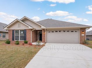 372 Ivy Hills Cir, Calera, AL 35040