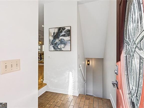 3rd image of 410 Drexel Ave