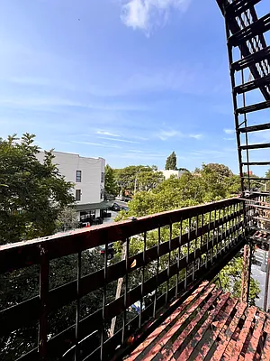 Rented by Space Real Estate | media 14