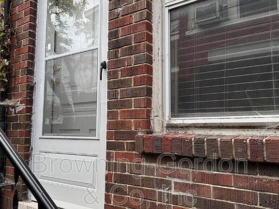 5th image of 1804 15th Ave S #B