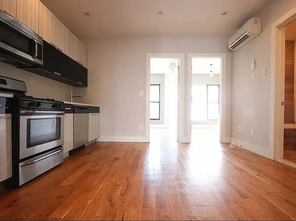 226 Pulaski St #9