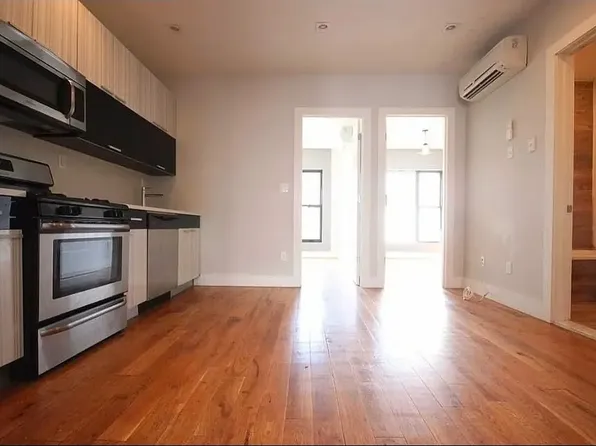 226 Pulaski St APT 10, Brooklyn, NY 11206