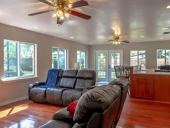 5th image of 1862 Lake Spier Dr