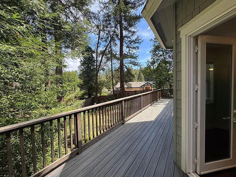 867 Hillcrest Dr — Photo 11