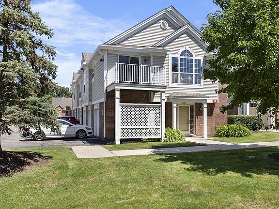 3rd image of 16705 Carriage Way