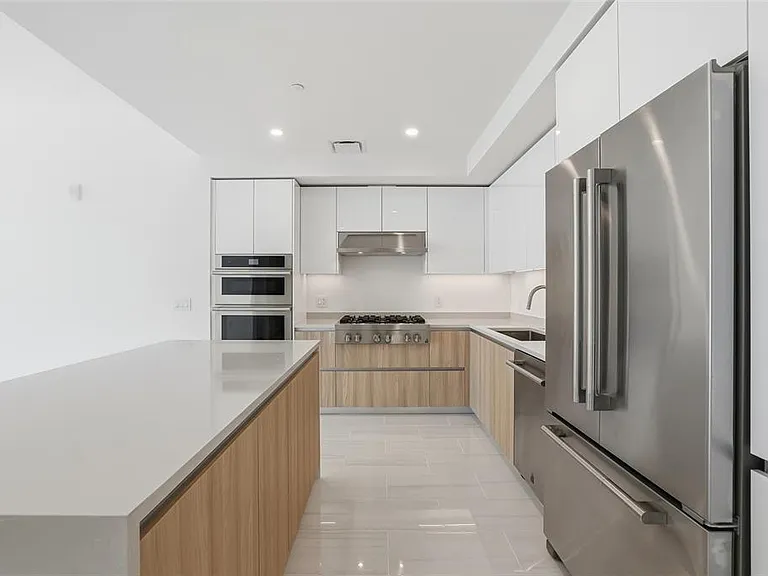 400 Central Ave #505 — Photo 9