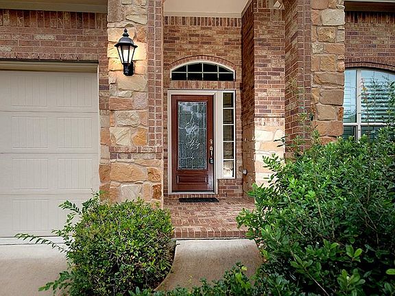 3rd image of 18 Quillwood Pl