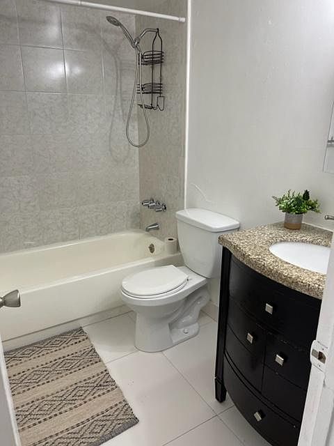 1st image of 488 NW 165th St Floor 309