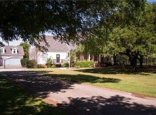 105 N Oak Hollow Rd, Georgetown, TX 78628