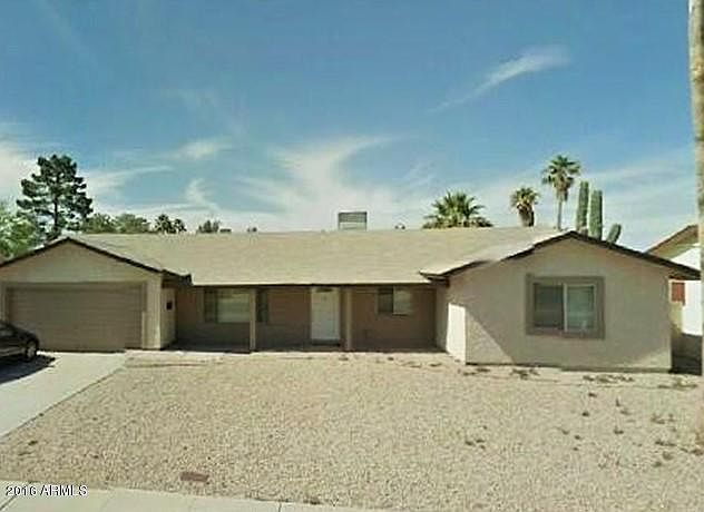 2nd image of 3042 E Sierra St