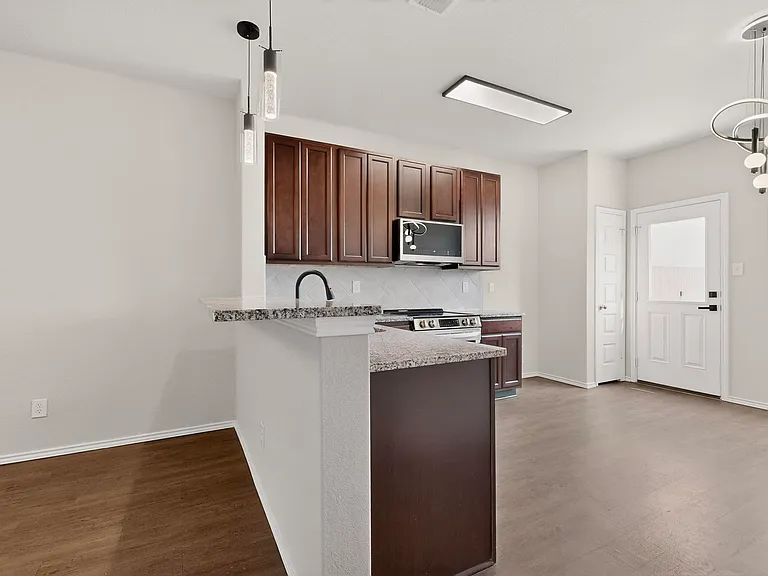 10422 Green Lake Dr — Photo 34