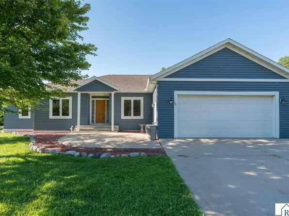 301 7th St NW, New Richland, MN 56072